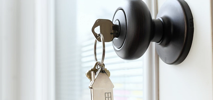 Bifold Door Knob Replacement in Eastvale, California